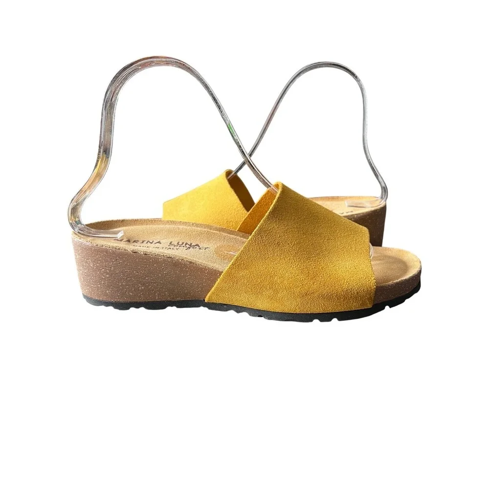 Marina Luna Comfort‎ Mirta Yellow Suede Wedge Slide Sandals Womens 7.5 Italy